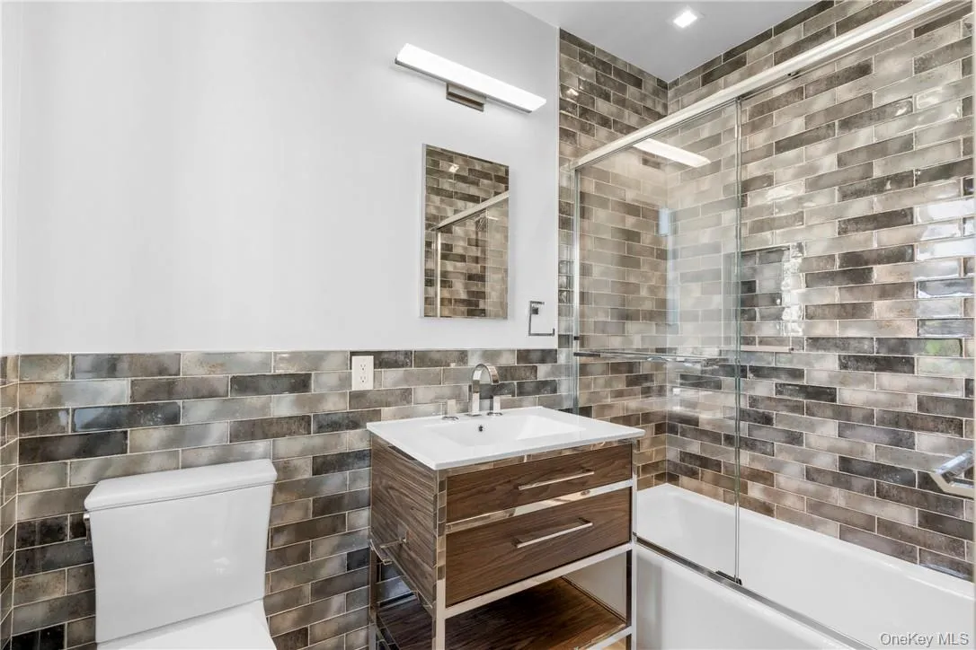 26 East Parkway, Scarsdale, NY, 1 Bedroom Bedrooms, 3 Rooms Rooms,1 BathroomBathrooms,Residential Lease,For Rent,East Parkway,0,1026926 26 East Parkway, Scarsdale, NY, 1 Bedroom Bedrooms, 3 Rooms Rooms,1 BathroomBathrooms,Residential Lease,For Rent,East Parkway,0,1026926