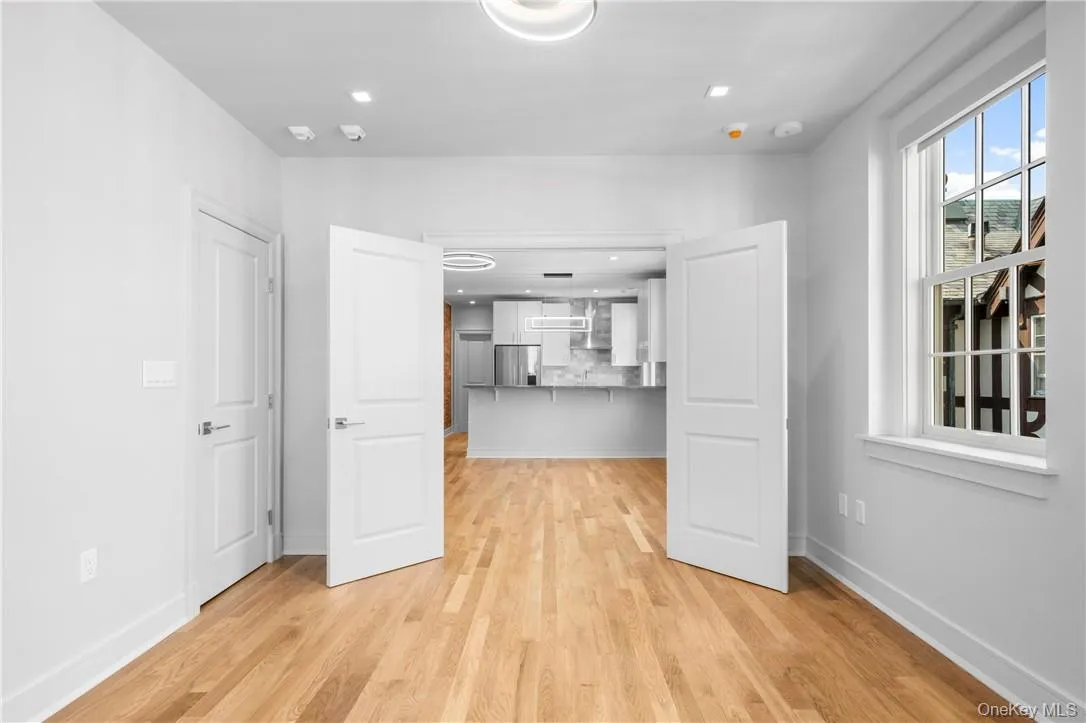 26 East Parkway, Scarsdale, NY, 1 Bedroom Bedrooms, 3 Rooms Rooms,1 BathroomBathrooms,Residential Lease,For Rent,East Parkway,0,1026926 26 East Parkway, Scarsdale, NY, 1 Bedroom Bedrooms, 3 Rooms Rooms,1 BathroomBathrooms,Residential Lease,For Rent,East Parkway,0,1026926