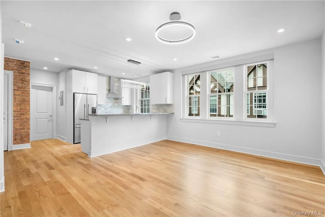 26 East Parkway, Scarsdale, NY, 1 Bedroom Bedrooms, 3 Rooms Rooms,1 BathroomBathrooms,Residential Lease,For Rent,East Parkway,0,1026926 26 East Parkway, Scarsdale, NY, 1 Bedroom Bedrooms, 3 Rooms Rooms,1 BathroomBathrooms,Residential Lease,For Rent,East Parkway,0,1026926