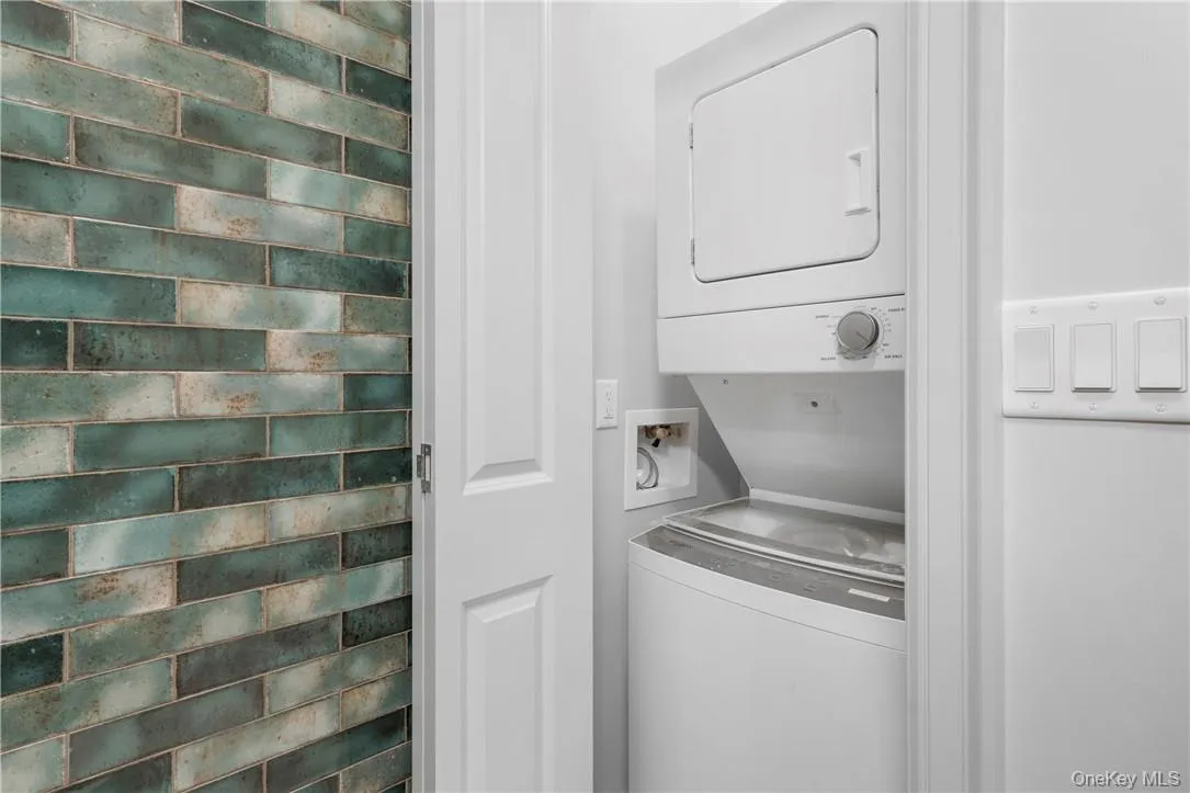 26 East Parkway, Scarsdale, NY, 1 Bedroom Bedrooms, 3 Rooms Rooms,1 BathroomBathrooms,Residential Lease,For Rent,East Parkway,0,1026926 26 East Parkway, Scarsdale, NY, 1 Bedroom Bedrooms, 3 Rooms Rooms,1 BathroomBathrooms,Residential Lease,For Rent,East Parkway,0,1026926