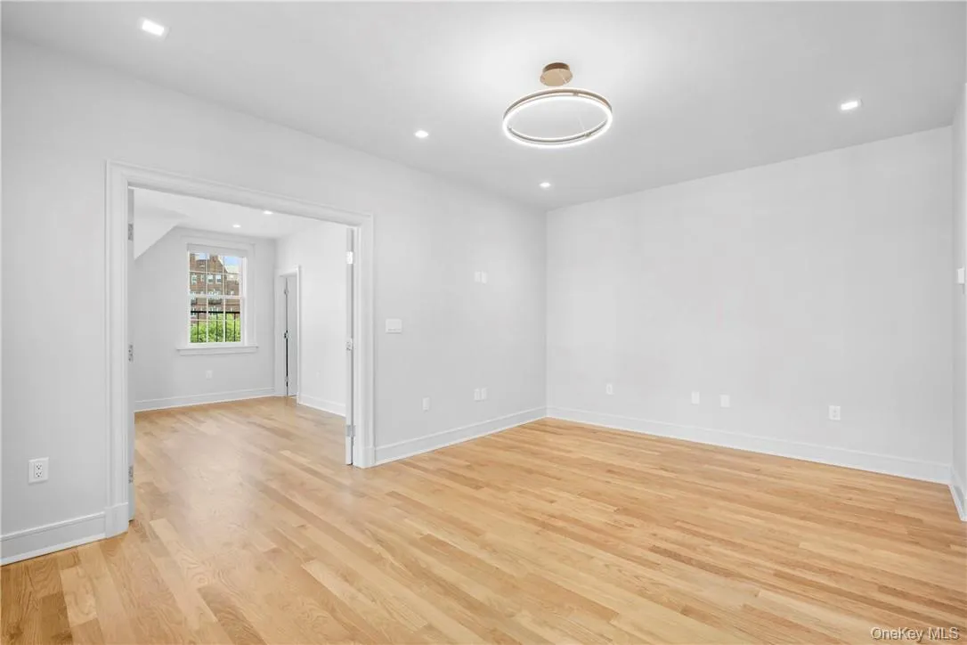26 East Parkway, Scarsdale, NY, 1 Bedroom Bedrooms, 3 Rooms Rooms,1 BathroomBathrooms,Residential Lease,For Rent,East Parkway,0,1026926 26 East Parkway, Scarsdale, NY, 1 Bedroom Bedrooms, 3 Rooms Rooms,1 BathroomBathrooms,Residential Lease,For Rent,East Parkway,0,1026926