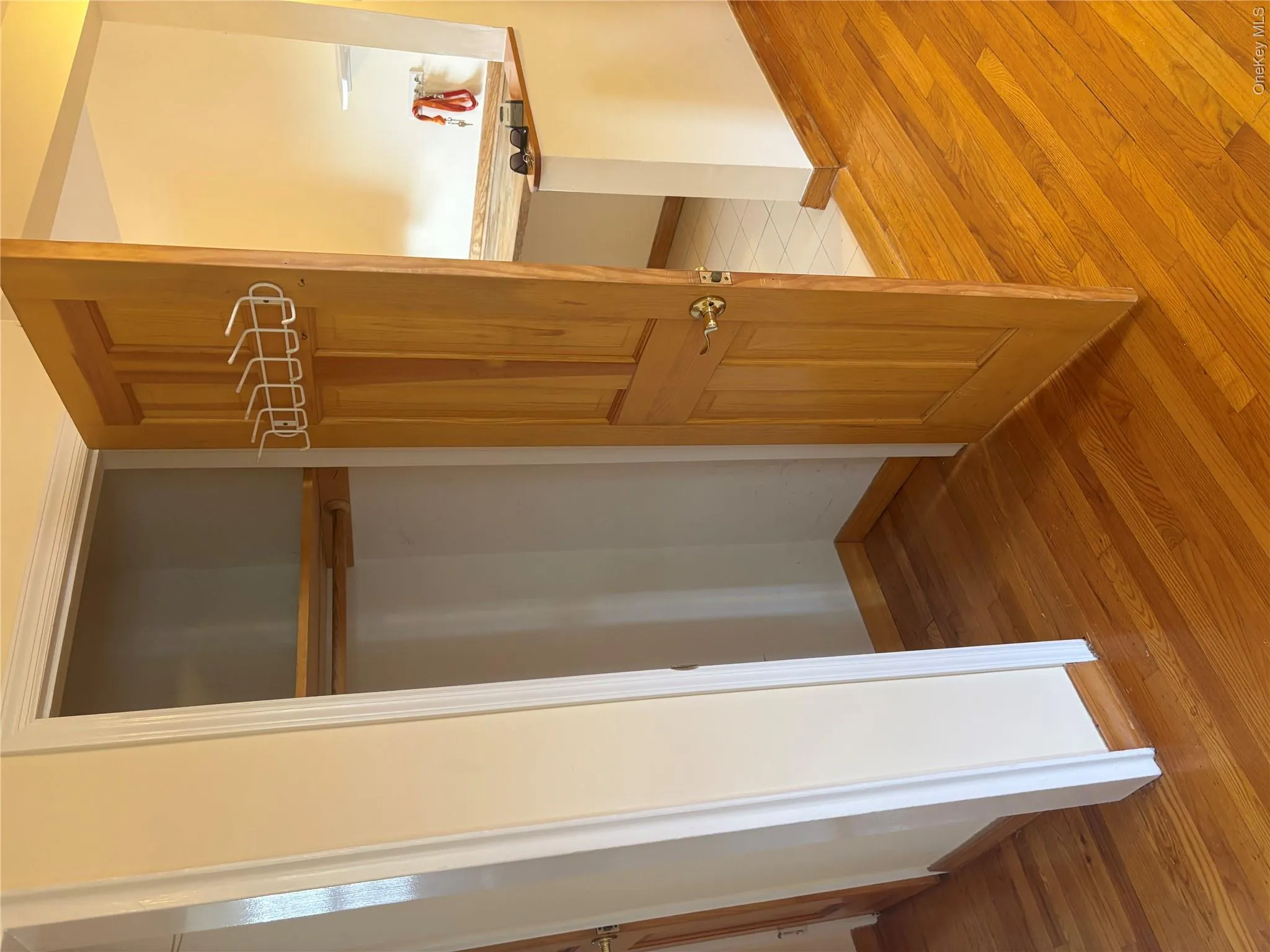 268-18 81st Avenue, New York, NY, 1 Bedroom Bedrooms, 3 Rooms Rooms,1 BathroomBathrooms,Residential Lease,For Rent,81st,0,1026929 268-18 81st Avenue, New York, NY, 1 Bedroom Bedrooms, 3 Rooms Rooms,1 BathroomBathrooms,Residential Lease,For Rent,81st,0,1026929