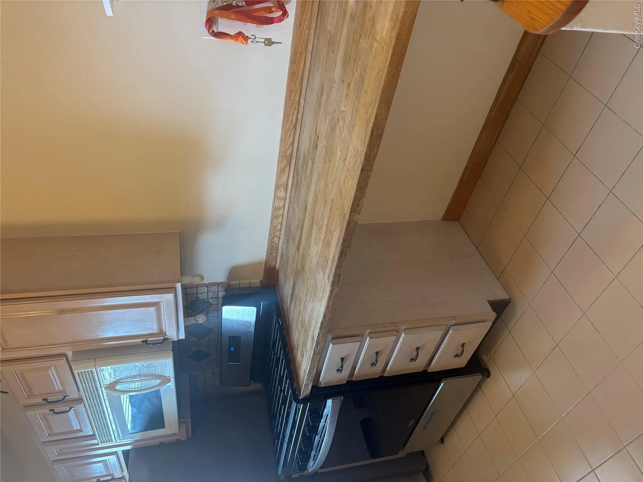 268-18 81st Avenue, New York, NY, 1 Bedroom Bedrooms, 3 Rooms Rooms,1 BathroomBathrooms,Residential Lease,For Rent,81st,0,1026929 268-18 81st Avenue, New York, NY, 1 Bedroom Bedrooms, 3 Rooms Rooms,1 BathroomBathrooms,Residential Lease,For Rent,81st,0,1026929