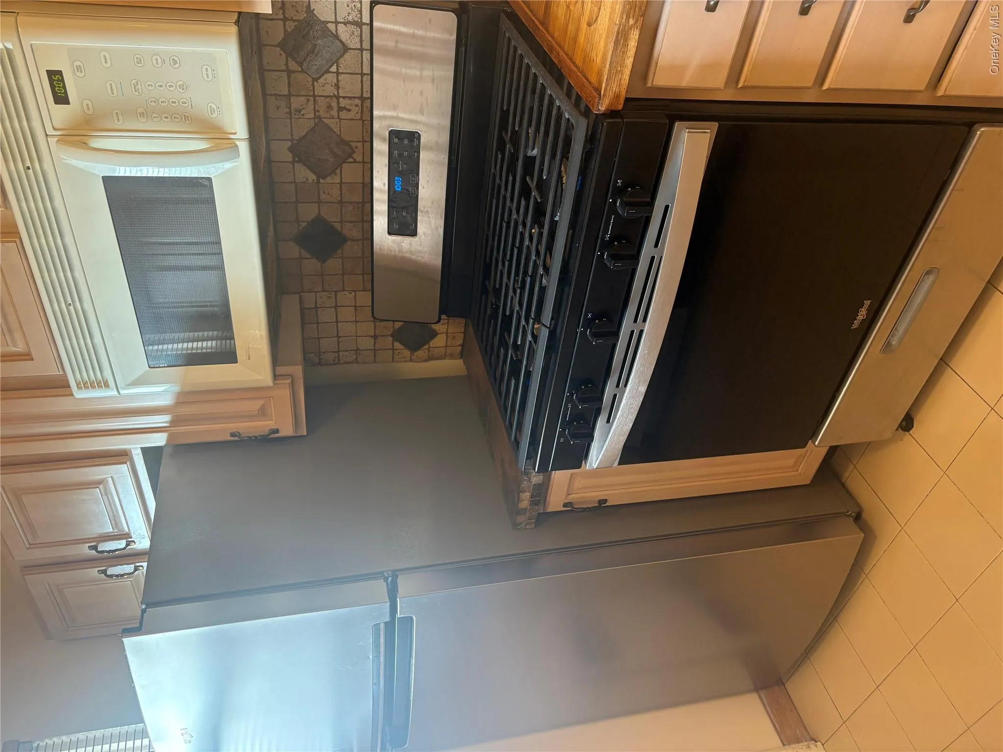 268-18 81st Avenue, New York, NY, 1 Bedroom Bedrooms, 3 Rooms Rooms,1 BathroomBathrooms,Residential Lease,For Rent,81st,0,1026929 268-18 81st Avenue, New York, NY, 1 Bedroom Bedrooms, 3 Rooms Rooms,1 BathroomBathrooms,Residential Lease,For Rent,81st,0,1026929