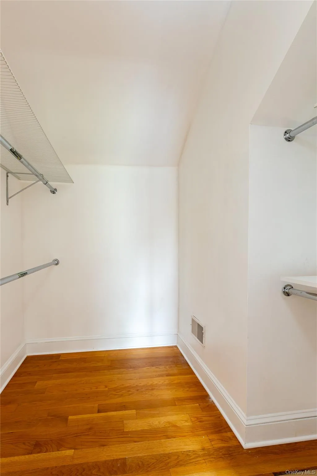 5637 Delafield Avenue, New York, NY, 4 Bedrooms Bedrooms, 7 Rooms Rooms,3 BathroomsBathrooms,Residential,For Rent,Delafield,0,1026932 5637 Delafield Avenue, New York, NY, 4 Bedrooms Bedrooms, 7 Rooms Rooms,3 BathroomsBathrooms,Residential,For Rent,Delafield,0,1026932