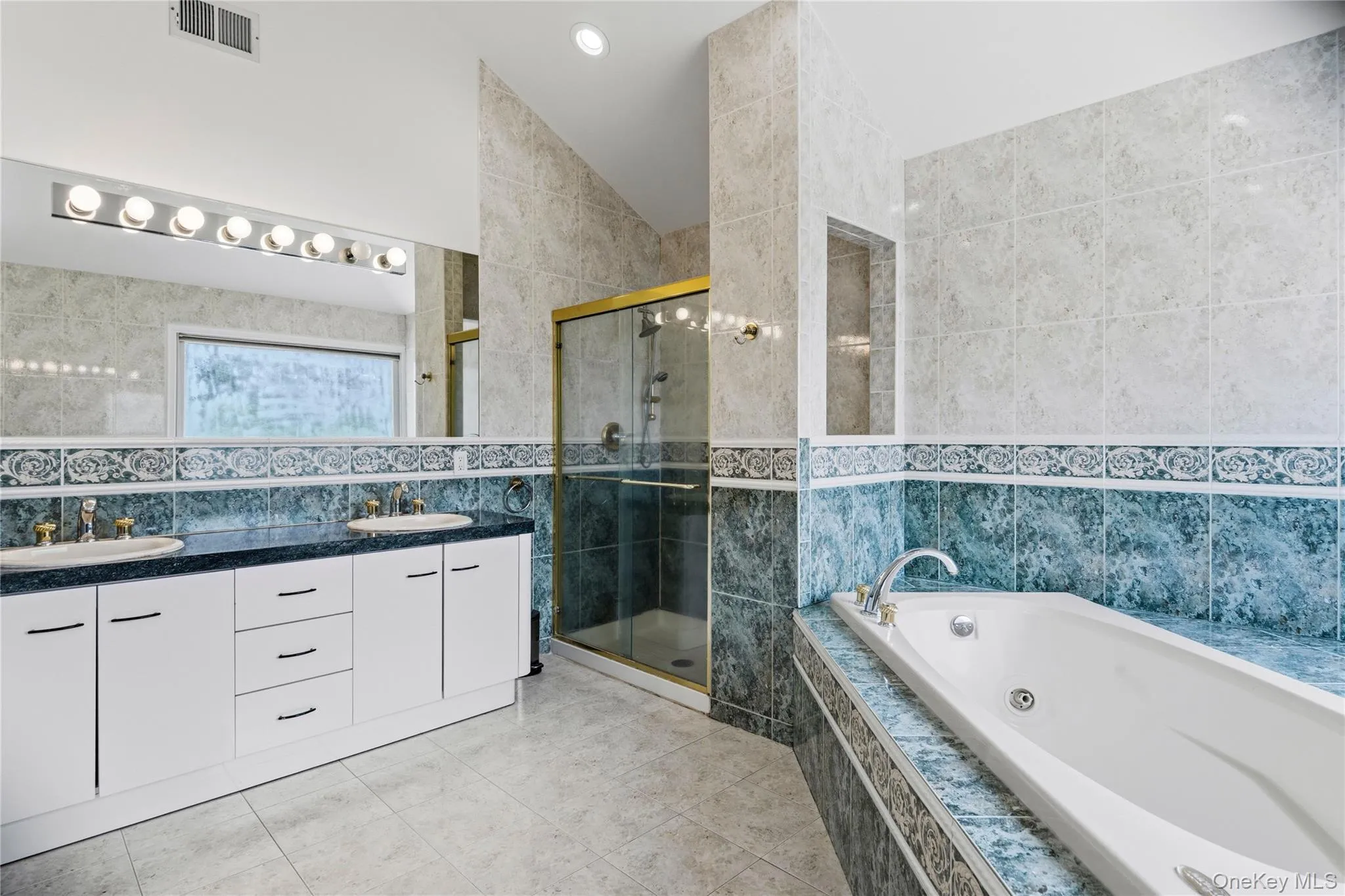10 Osborne Lane, Oyster Bay, NY, 5 Bedrooms Bedrooms, 10 Rooms Rooms,5 BathroomsBathrooms,Residential Lease,For Rent,Osborne,0,1026934 10 Osborne Lane, Oyster Bay, NY, 5 Bedrooms Bedrooms, 10 Rooms Rooms,5 BathroomsBathrooms,Residential Lease,For Rent,Osborne,0,1026934