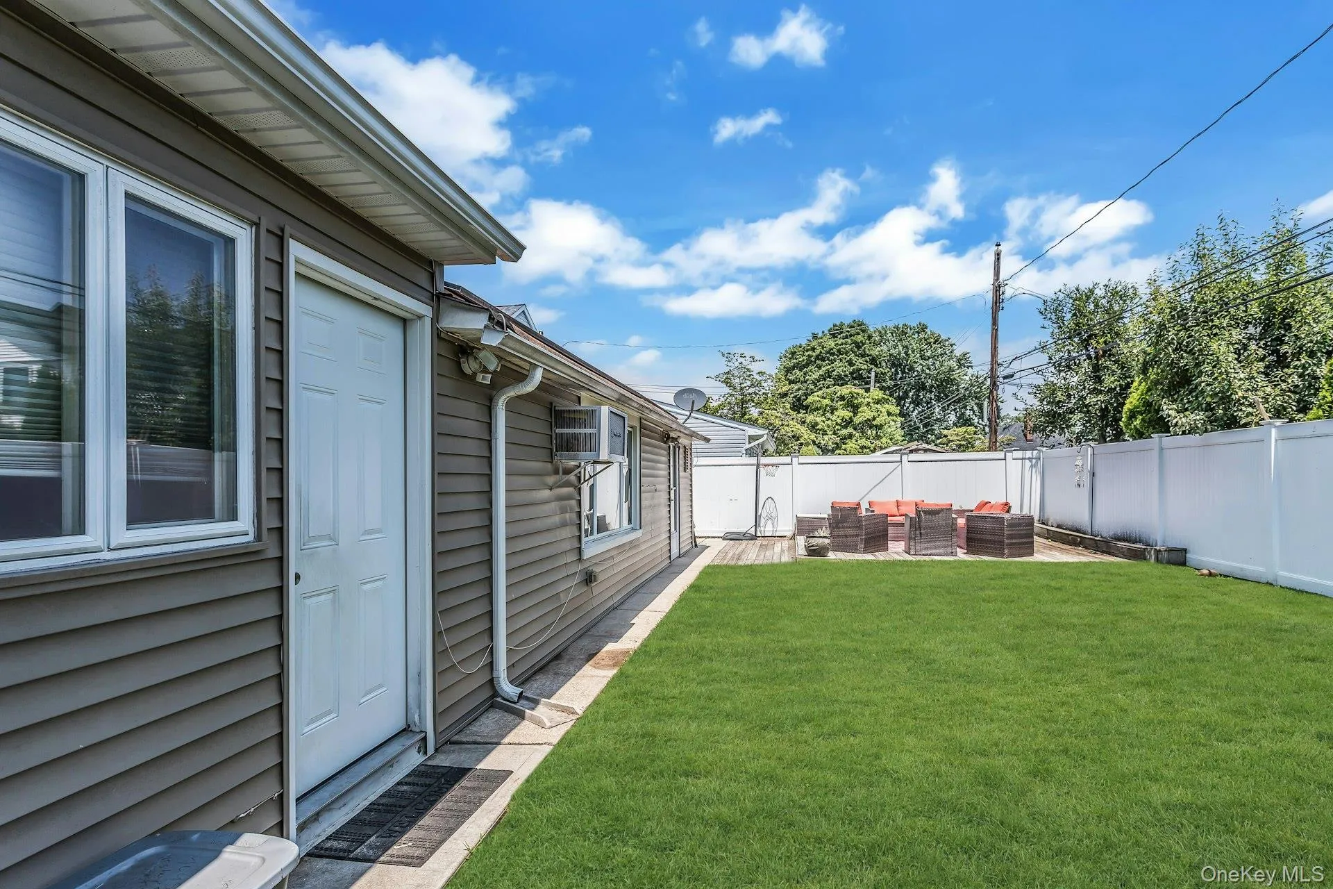 31 Martin Lane, Hempstead, NY, 4 Bedrooms Bedrooms, 8 Rooms Rooms,2 BathroomsBathrooms,Residential,For Rent,Martin,0,1026938 31 Martin Lane, Hempstead, NY, 4 Bedrooms Bedrooms, 8 Rooms Rooms,2 BathroomsBathrooms,Residential,For Rent,Martin,0,1026938