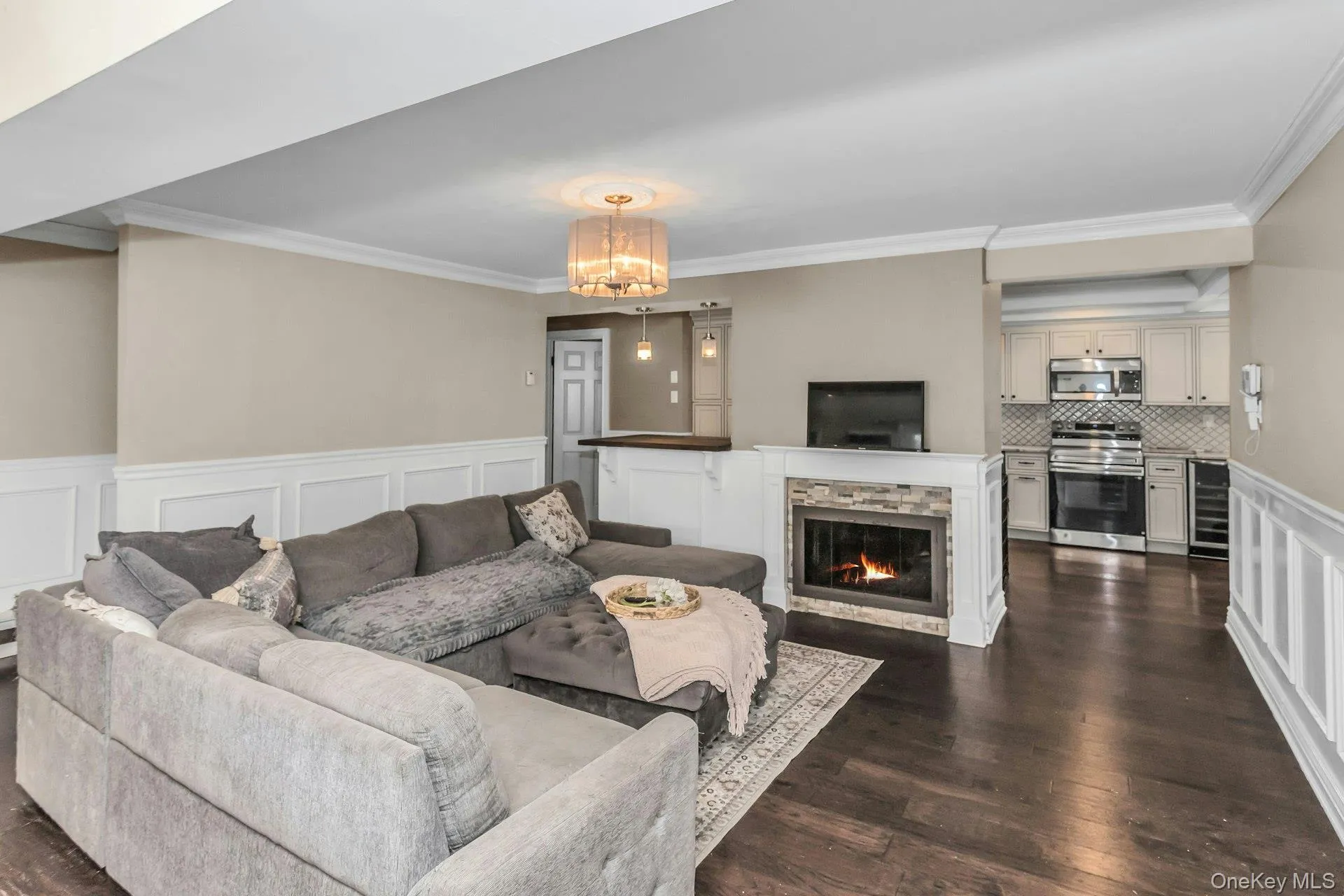 31 Martin Lane, Hempstead, NY, 4 Bedrooms Bedrooms, 8 Rooms Rooms,2 BathroomsBathrooms,Residential,For Rent,Martin,0,1026938 31 Martin Lane, Hempstead, NY, 4 Bedrooms Bedrooms, 8 Rooms Rooms,2 BathroomsBathrooms,Residential,For Rent,Martin,0,1026938