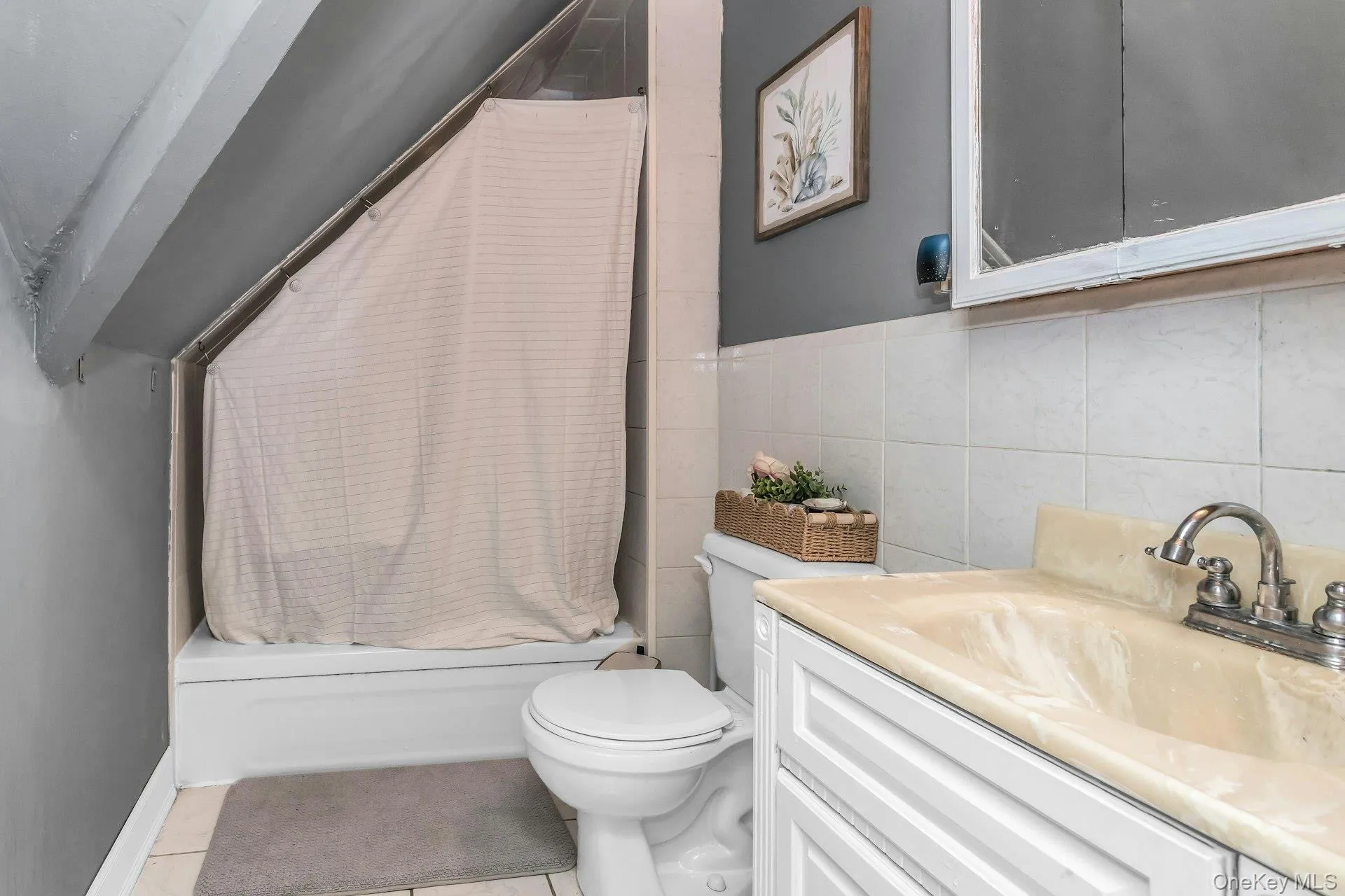 31 Martin Lane, Hempstead, NY, 4 Bedrooms Bedrooms, 8 Rooms Rooms,2 BathroomsBathrooms,Residential,For Rent,Martin,0,1026938 31 Martin Lane, Hempstead, NY, 4 Bedrooms Bedrooms, 8 Rooms Rooms,2 BathroomsBathrooms,Residential,For Rent,Martin,0,1026938