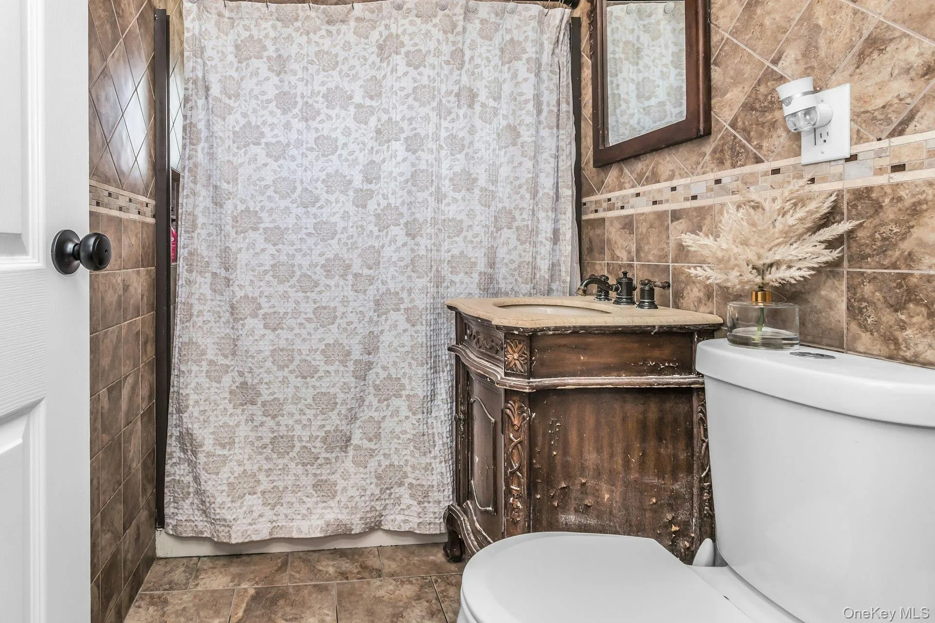 31 Martin Lane, Hempstead, NY, 4 Bedrooms Bedrooms, 8 Rooms Rooms,2 BathroomsBathrooms,Residential,For Rent,Martin,0,1026938 31 Martin Lane, Hempstead, NY, 4 Bedrooms Bedrooms, 8 Rooms Rooms,2 BathroomsBathrooms,Residential,For Rent,Martin,0,1026938