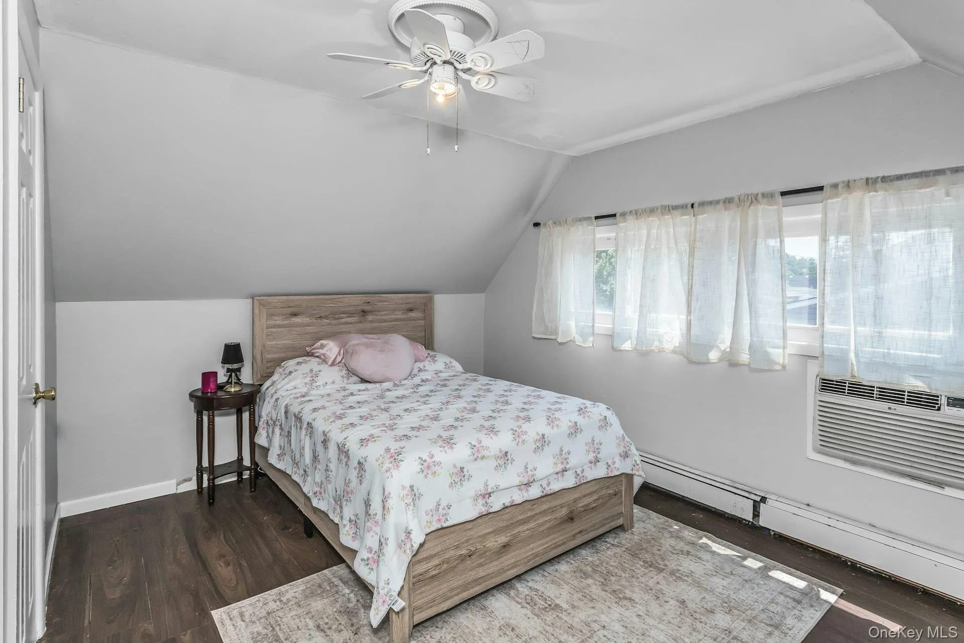 31 Martin Lane, Hempstead, NY, 4 Bedrooms Bedrooms, 8 Rooms Rooms,2 BathroomsBathrooms,Residential,For Rent,Martin,0,1026938 31 Martin Lane, Hempstead, NY, 4 Bedrooms Bedrooms, 8 Rooms Rooms,2 BathroomsBathrooms,Residential,For Rent,Martin,0,1026938
