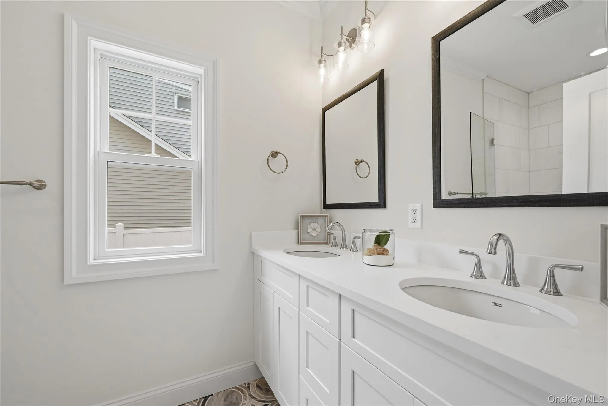 47 Central Parkway, Huntington, NY, 4 Bedrooms Bedrooms, 7 Rooms Rooms,2 BathroomsBathrooms,Residential,For Rent,Central,0,1026940 47 Central Parkway, Huntington, NY, 4 Bedrooms Bedrooms, 7 Rooms Rooms,2 BathroomsBathrooms,Residential,For Rent,Central,0,1026940