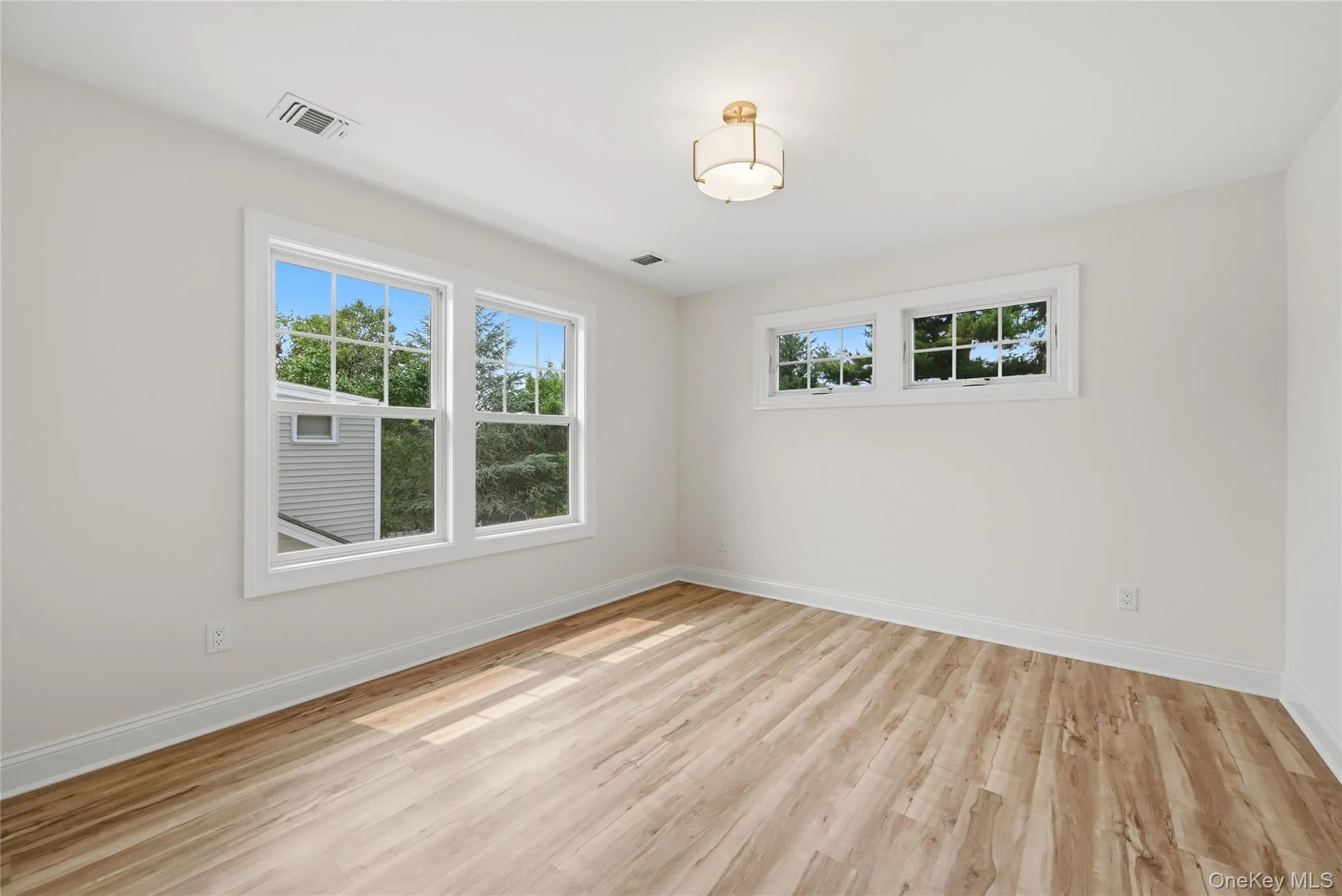 47 Central Parkway, Huntington, NY, 4 Bedrooms Bedrooms, 7 Rooms Rooms,2 BathroomsBathrooms,Residential,For Rent,Central,0,1026940 47 Central Parkway, Huntington, NY, 4 Bedrooms Bedrooms, 7 Rooms Rooms,2 BathroomsBathrooms,Residential,For Rent,Central,0,1026940