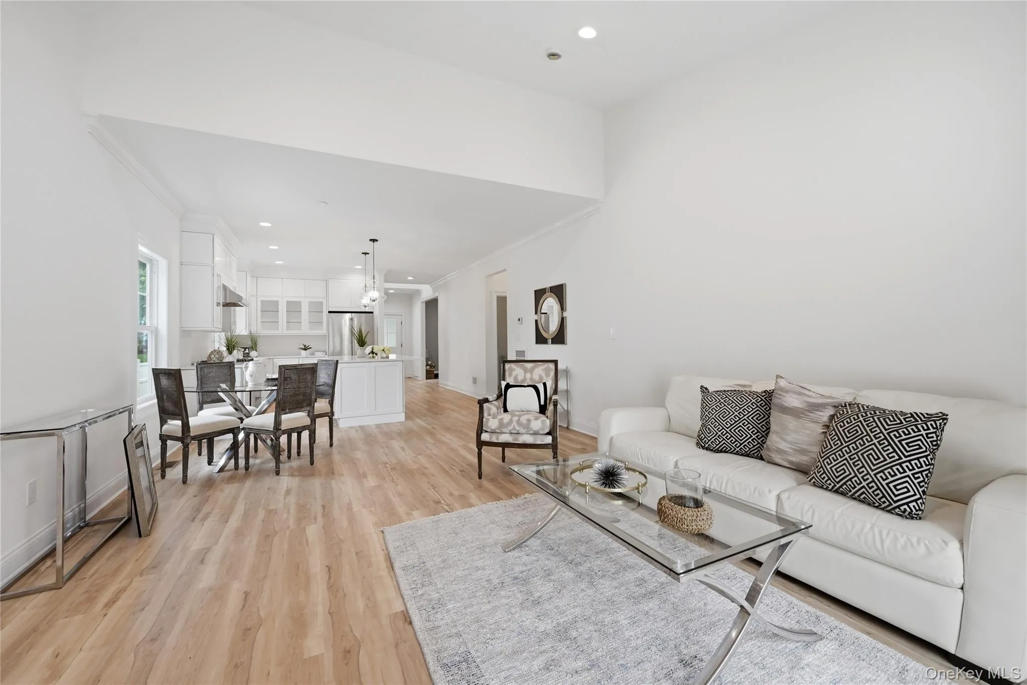 47 Central Parkway, Huntington, NY, 4 Bedrooms Bedrooms, 7 Rooms Rooms,2 BathroomsBathrooms,Residential,For Rent,Central,0,1026940 47 Central Parkway, Huntington, NY, 4 Bedrooms Bedrooms, 7 Rooms Rooms,2 BathroomsBathrooms,Residential,For Rent,Central,0,1026940
