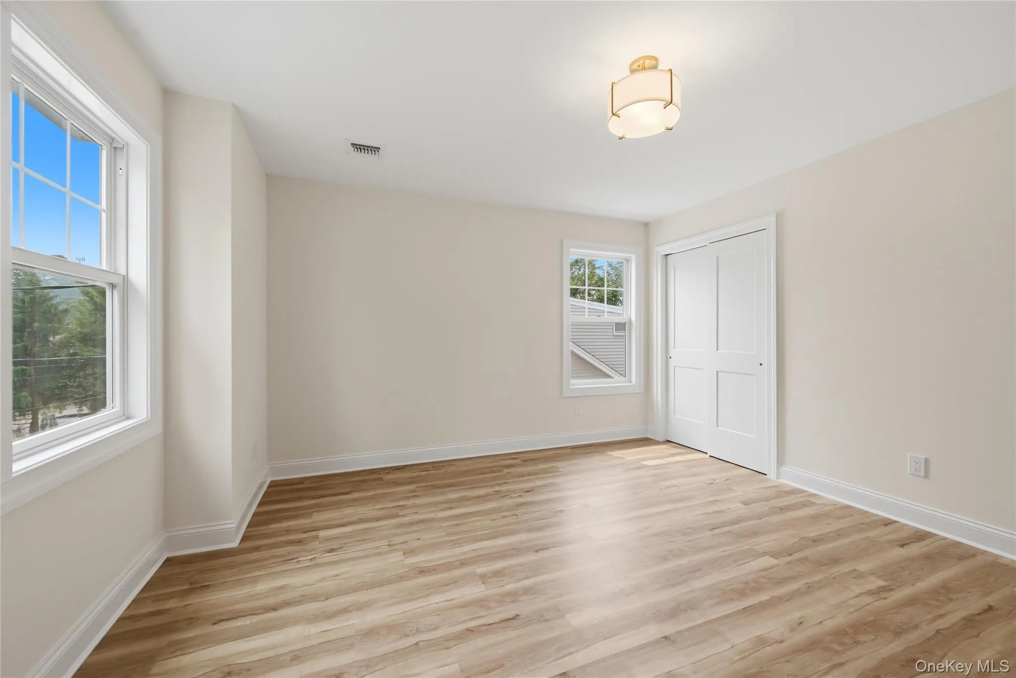 47 Central Parkway, Huntington, NY, 4 Bedrooms Bedrooms, 7 Rooms Rooms,2 BathroomsBathrooms,Residential,For Rent,Central,0,1026940 47 Central Parkway, Huntington, NY, 4 Bedrooms Bedrooms, 7 Rooms Rooms,2 BathroomsBathrooms,Residential,For Rent,Central,0,1026940