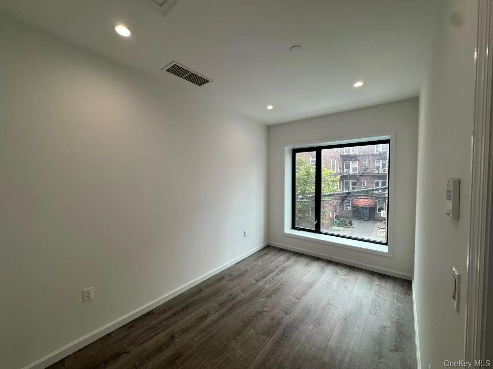 42-08 Bowne Street, New York, NY, 2 Bedrooms Bedrooms, 4 Rooms Rooms,1 BathroomBathrooms,Residential,For Rent,Bowne,0,1026947 42-08 Bowne Street, New York, NY, 2 Bedrooms Bedrooms, 4 Rooms Rooms,1 BathroomBathrooms,Residential,For Rent,Bowne,0,1026947