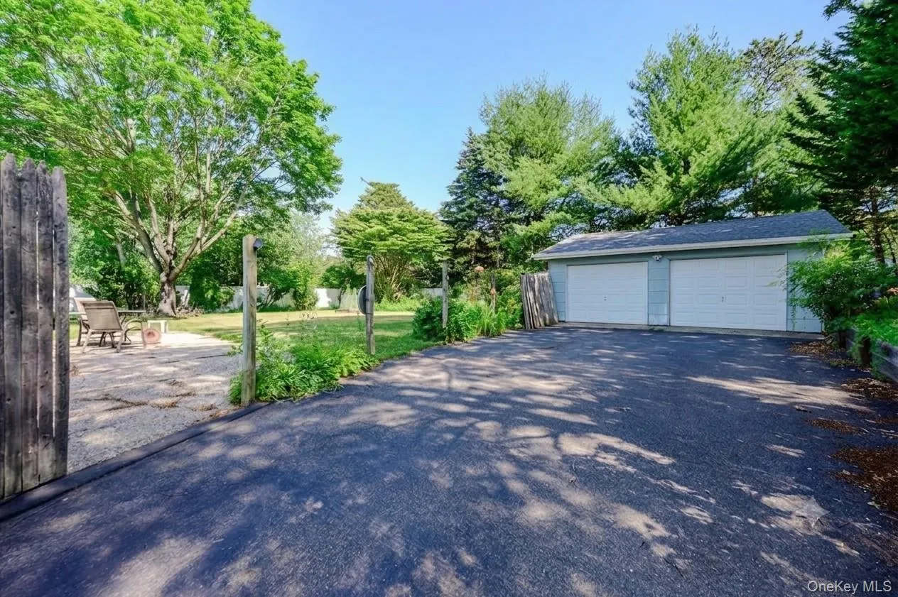 14 Akron Place, Brookhaven, NY, 3 Bedrooms Bedrooms, 7 Rooms Rooms,1 BathroomBathrooms,Residential,For Rent,Akron,0,1026948 14 Akron Place, Brookhaven, NY, 3 Bedrooms Bedrooms, 7 Rooms Rooms,1 BathroomBathrooms,Residential,For Rent,Akron,0,1026948