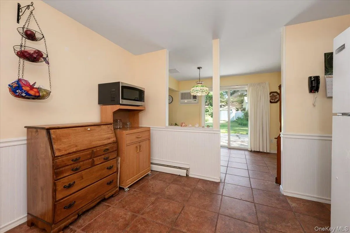 14 Akron Place, Brookhaven, NY, 3 Bedrooms Bedrooms, 7 Rooms Rooms,1 BathroomBathrooms,Residential,For Rent,Akron,0,1026948 14 Akron Place, Brookhaven, NY, 3 Bedrooms Bedrooms, 7 Rooms Rooms,1 BathroomBathrooms,Residential,For Rent,Akron,0,1026948