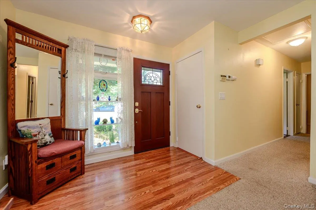 14 Akron Place, Brookhaven, NY, 3 Bedrooms Bedrooms, 7 Rooms Rooms,1 BathroomBathrooms,Residential,For Rent,Akron,0,1026948 14 Akron Place, Brookhaven, NY, 3 Bedrooms Bedrooms, 7 Rooms Rooms,1 BathroomBathrooms,Residential,For Rent,Akron,0,1026948