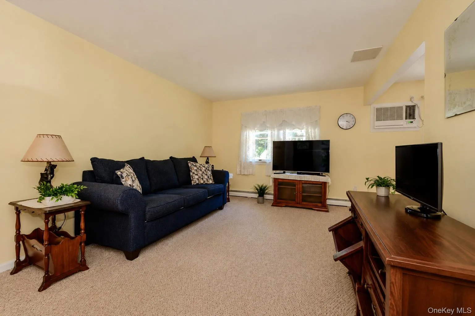 14 Akron Place, Brookhaven, NY, 3 Bedrooms Bedrooms, 7 Rooms Rooms,1 BathroomBathrooms,Residential,For Rent,Akron,0,1026948 14 Akron Place, Brookhaven, NY, 3 Bedrooms Bedrooms, 7 Rooms Rooms,1 BathroomBathrooms,Residential,For Rent,Akron,0,1026948