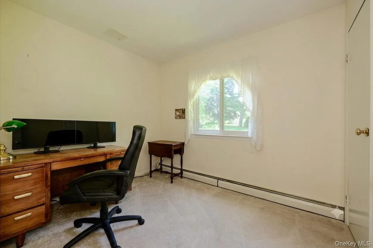 14 Akron Place, Brookhaven, NY, 3 Bedrooms Bedrooms, 7 Rooms Rooms,1 BathroomBathrooms,Residential,For Rent,Akron,0,1026948 14 Akron Place, Brookhaven, NY, 3 Bedrooms Bedrooms, 7 Rooms Rooms,1 BathroomBathrooms,Residential,For Rent,Akron,0,1026948