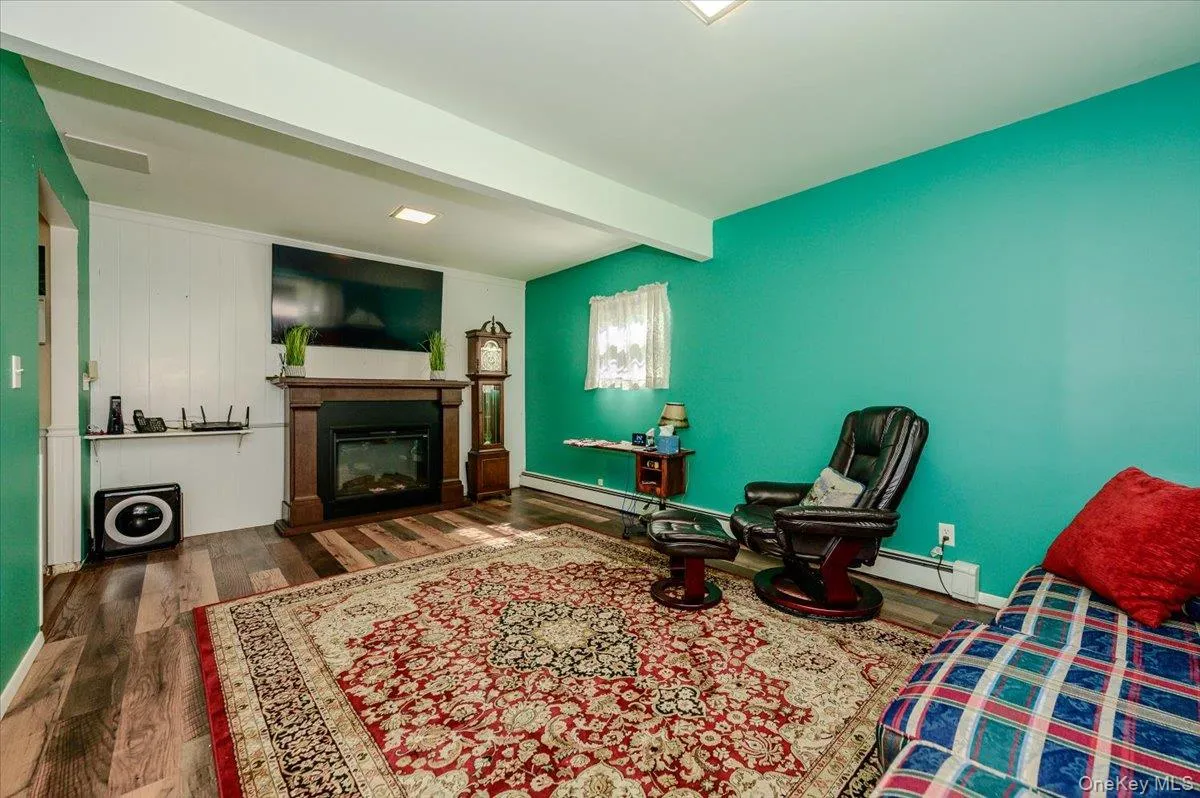 14 Akron Place, Brookhaven, NY, 3 Bedrooms Bedrooms, 7 Rooms Rooms,1 BathroomBathrooms,Residential,For Rent,Akron,0,1026948 14 Akron Place, Brookhaven, NY, 3 Bedrooms Bedrooms, 7 Rooms Rooms,1 BathroomBathrooms,Residential,For Rent,Akron,0,1026948