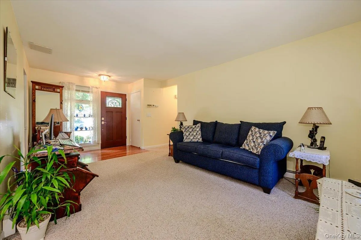 14 Akron Place, Brookhaven, NY, 3 Bedrooms Bedrooms, 7 Rooms Rooms,1 BathroomBathrooms,Residential,For Rent,Akron,0,1026948 14 Akron Place, Brookhaven, NY, 3 Bedrooms Bedrooms, 7 Rooms Rooms,1 BathroomBathrooms,Residential,For Rent,Akron,0,1026948