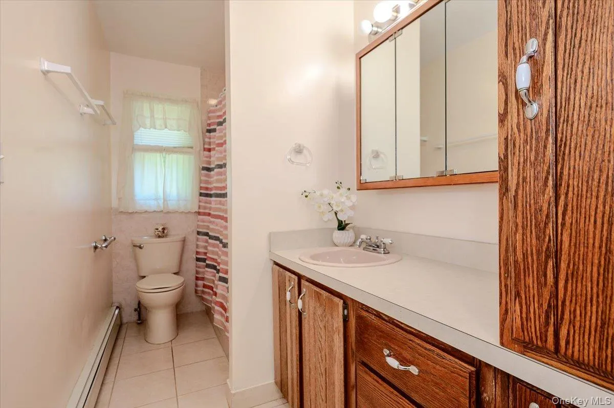 14 Akron Place, Brookhaven, NY, 3 Bedrooms Bedrooms, 7 Rooms Rooms,1 BathroomBathrooms,Residential,For Rent,Akron,0,1026948 14 Akron Place, Brookhaven, NY, 3 Bedrooms Bedrooms, 7 Rooms Rooms,1 BathroomBathrooms,Residential,For Rent,Akron,0,1026948