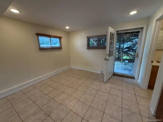 809 Alleghany Avenue, Babylon, NY, 1 Bedroom Bedrooms, 4 Rooms Rooms,1 BathroomBathrooms,Residential Lease,For Rent,Alleghany,0,1026949 809 Alleghany Avenue, Babylon, NY, 1 Bedroom Bedrooms, 4 Rooms Rooms,1 BathroomBathrooms,Residential Lease,For Rent,Alleghany,0,1026949