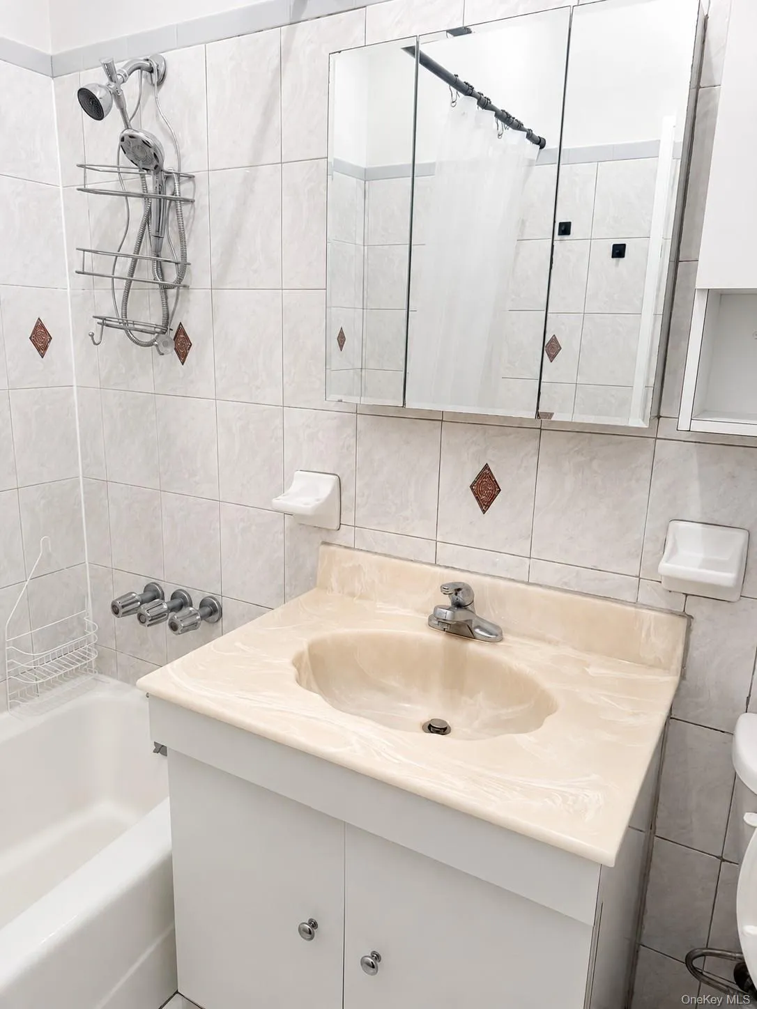 3216 31st Avenue, New York, NY, 3 Bedrooms Bedrooms, 6 Rooms Rooms,1 BathroomBathrooms,Residential Lease,For Rent,31st,0,1026970 3216 31st Avenue, New York, NY, 3 Bedrooms Bedrooms, 6 Rooms Rooms,1 BathroomBathrooms,Residential Lease,For Rent,31st,0,1026970