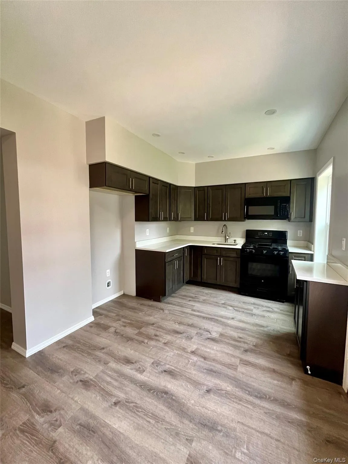 6 2nd Street, Huntington, NY, 3 Bedrooms Bedrooms, 5 Rooms Rooms,1 BathroomBathrooms,Residential Lease,For Rent,2nd,0,1026983 6 2nd Street, Huntington, NY, 3 Bedrooms Bedrooms, 5 Rooms Rooms,1 BathroomBathrooms,Residential Lease,For Rent,2nd,0,1026983