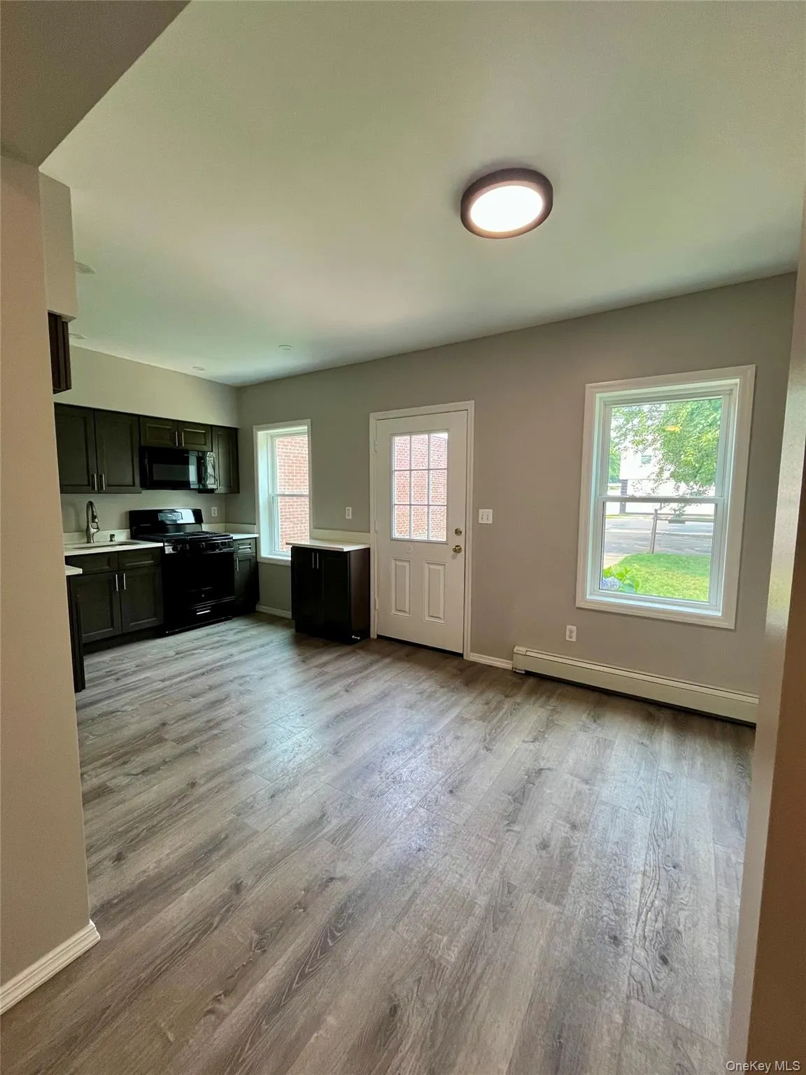 6 2nd Street, Huntington, NY, 3 Bedrooms Bedrooms, 5 Rooms Rooms,1 BathroomBathrooms,Residential Lease,For Rent,2nd,0,1026983 6 2nd Street, Huntington, NY, 3 Bedrooms Bedrooms, 5 Rooms Rooms,1 BathroomBathrooms,Residential Lease,For Rent,2nd,0,1026983