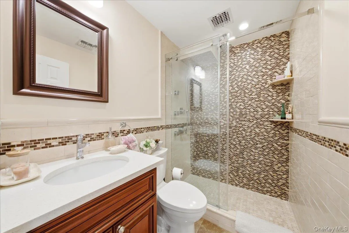 2410 Lodovick Avenue, New York, NY, 4 Bedrooms Bedrooms, 12 Rooms Rooms,3 BathroomsBathrooms,Residential,For Rent,Lodovick,0,1026991 2410 Lodovick Avenue, New York, NY, 4 Bedrooms Bedrooms, 12 Rooms Rooms,3 BathroomsBathrooms,Residential,For Rent,Lodovick,0,1026991