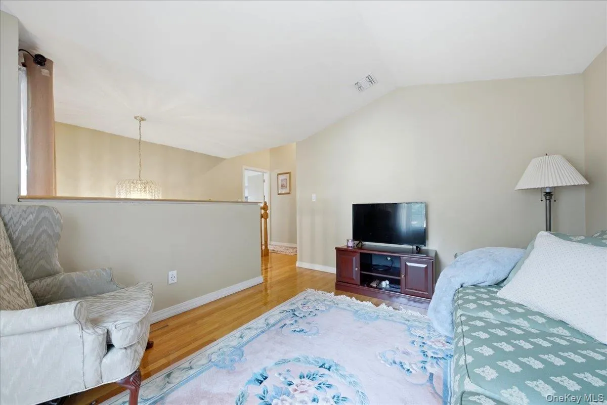 2410 Lodovick Avenue, New York, NY, 4 Bedrooms Bedrooms, 12 Rooms Rooms,3 BathroomsBathrooms,Residential,For Rent,Lodovick,0,1026991 2410 Lodovick Avenue, New York, NY, 4 Bedrooms Bedrooms, 12 Rooms Rooms,3 BathroomsBathrooms,Residential,For Rent,Lodovick,0,1026991
