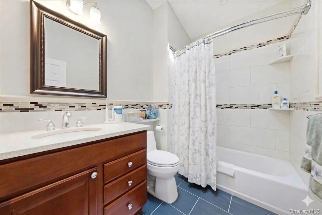 2410 Lodovick Avenue, New York, NY, 4 Bedrooms Bedrooms, 12 Rooms Rooms,3 BathroomsBathrooms,Residential,For Rent,Lodovick,0,1026991 2410 Lodovick Avenue, New York, NY, 4 Bedrooms Bedrooms, 12 Rooms Rooms,3 BathroomsBathrooms,Residential,For Rent,Lodovick,0,1026991