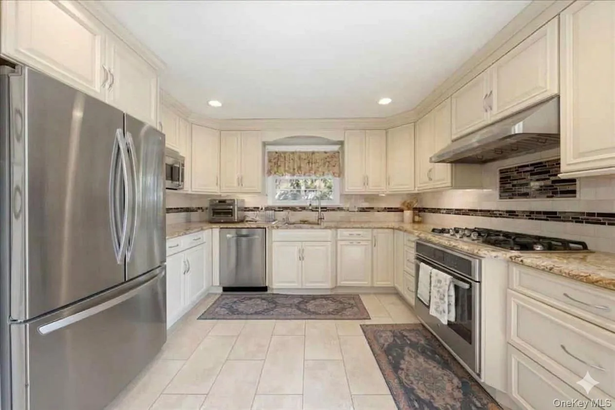 2410 Lodovick Avenue, New York, NY, 4 Bedrooms Bedrooms, 12 Rooms Rooms,3 BathroomsBathrooms,Residential,For Rent,Lodovick,0,1026991 2410 Lodovick Avenue, New York, NY, 4 Bedrooms Bedrooms, 12 Rooms Rooms,3 BathroomsBathrooms,Residential,For Rent,Lodovick,0,1026991