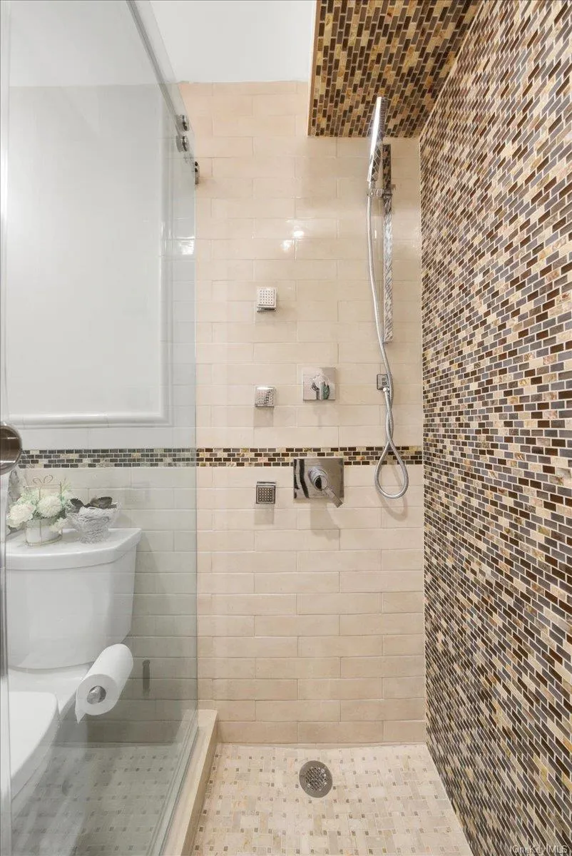 2410 Lodovick Avenue, New York, NY, 4 Bedrooms Bedrooms, 12 Rooms Rooms,3 BathroomsBathrooms,Residential,For Rent,Lodovick,0,1026991 2410 Lodovick Avenue, New York, NY, 4 Bedrooms Bedrooms, 12 Rooms Rooms,3 BathroomsBathrooms,Residential,For Rent,Lodovick,0,1026991