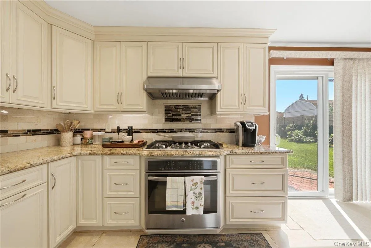 2410 Lodovick Avenue, New York, NY, 4 Bedrooms Bedrooms, 12 Rooms Rooms,3 BathroomsBathrooms,Residential,For Rent,Lodovick,0,1026991 2410 Lodovick Avenue, New York, NY, 4 Bedrooms Bedrooms, 12 Rooms Rooms,3 BathroomsBathrooms,Residential,For Rent,Lodovick,0,1026991