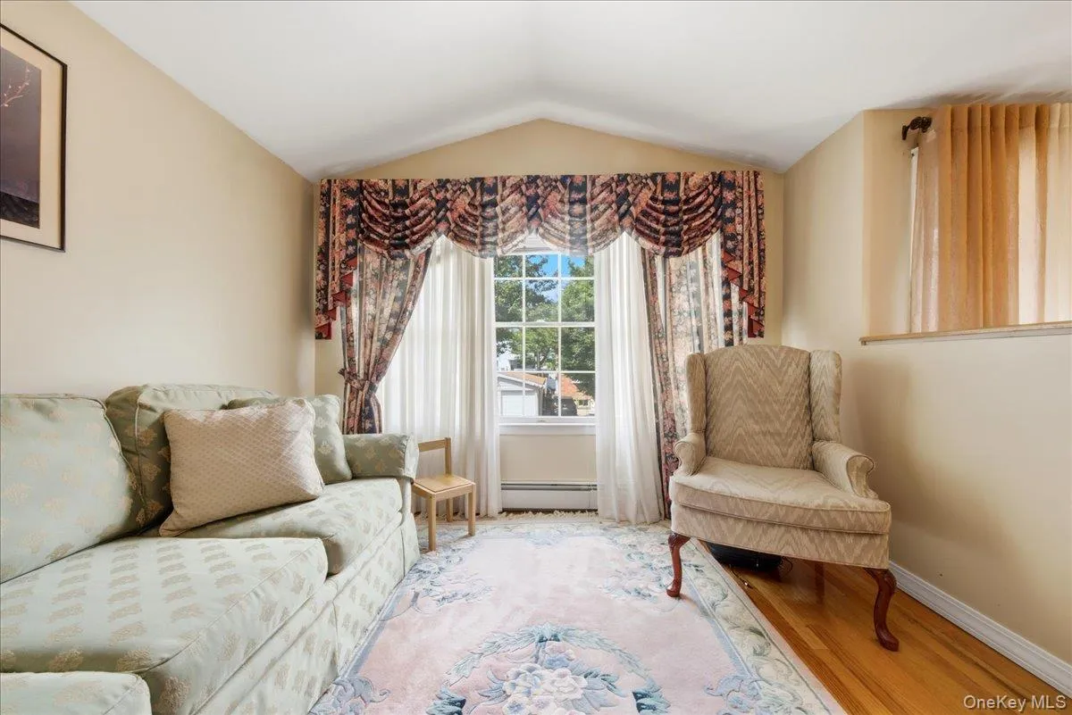 2410 Lodovick Avenue, New York, NY, 4 Bedrooms Bedrooms, 12 Rooms Rooms,3 BathroomsBathrooms,Residential,For Rent,Lodovick,0,1026991 2410 Lodovick Avenue, New York, NY, 4 Bedrooms Bedrooms, 12 Rooms Rooms,3 BathroomsBathrooms,Residential,For Rent,Lodovick,0,1026991