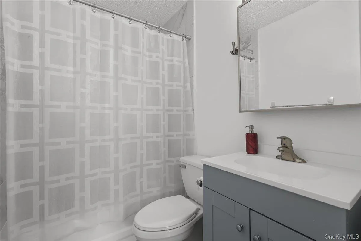 3220 Fairfield Avenue, New York, NY, 2 Bedrooms Bedrooms, 5 Rooms Rooms,2 BathroomsBathrooms,Residential Lease,For Rent,Fairfield,0,1026996 3220 Fairfield Avenue, New York, NY, 2 Bedrooms Bedrooms, 5 Rooms Rooms,2 BathroomsBathrooms,Residential Lease,For Rent,Fairfield,0,1026996
