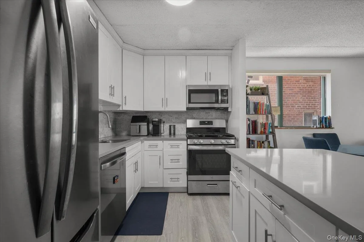 3220 Fairfield Avenue, New York, NY, 2 Bedrooms Bedrooms, 5 Rooms Rooms,2 BathroomsBathrooms,Residential Lease,For Rent,Fairfield,0,1026996 3220 Fairfield Avenue, New York, NY, 2 Bedrooms Bedrooms, 5 Rooms Rooms,2 BathroomsBathrooms,Residential Lease,For Rent,Fairfield,0,1026996