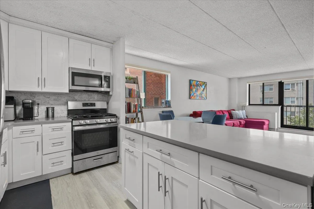 3220 Fairfield Avenue, New York, NY, 2 Bedrooms Bedrooms, 5 Rooms Rooms,2 BathroomsBathrooms,Residential Lease,For Rent,Fairfield,0,1026996 3220 Fairfield Avenue, New York, NY, 2 Bedrooms Bedrooms, 5 Rooms Rooms,2 BathroomsBathrooms,Residential Lease,For Rent,Fairfield,0,1026996
