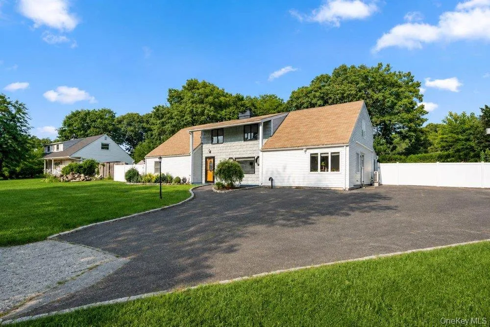 21 Hackberry Lane, Brookhaven, NY, 5 Bedrooms Bedrooms, 10 Rooms Rooms,3 BathroomsBathrooms,Residential,For Rent,Hackberry,0,1027000 21 Hackberry Lane, Brookhaven, NY, 5 Bedrooms Bedrooms, 10 Rooms Rooms,3 BathroomsBathrooms,Residential,For Rent,Hackberry,0,1027000