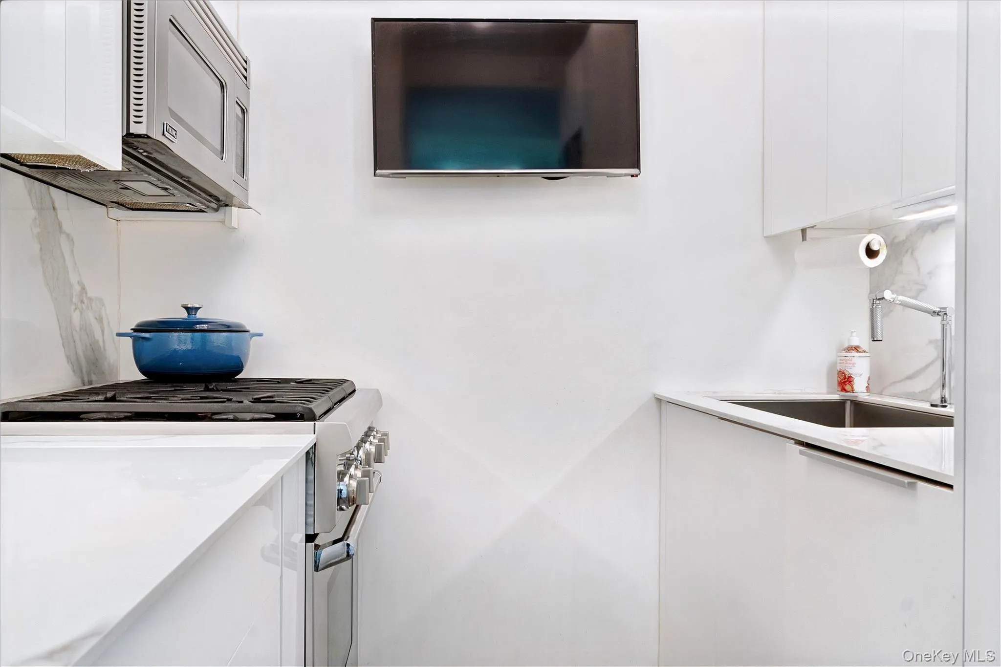 310 46th Street, New York, NY, 2 Bedrooms Bedrooms, 5 Rooms Rooms,2 BathroomsBathrooms,Residential Lease,For Rent,46th,0,1027003 310 46th Street, New York, NY, 2 Bedrooms Bedrooms, 5 Rooms Rooms,2 BathroomsBathrooms,Residential Lease,For Rent,46th,0,1027003