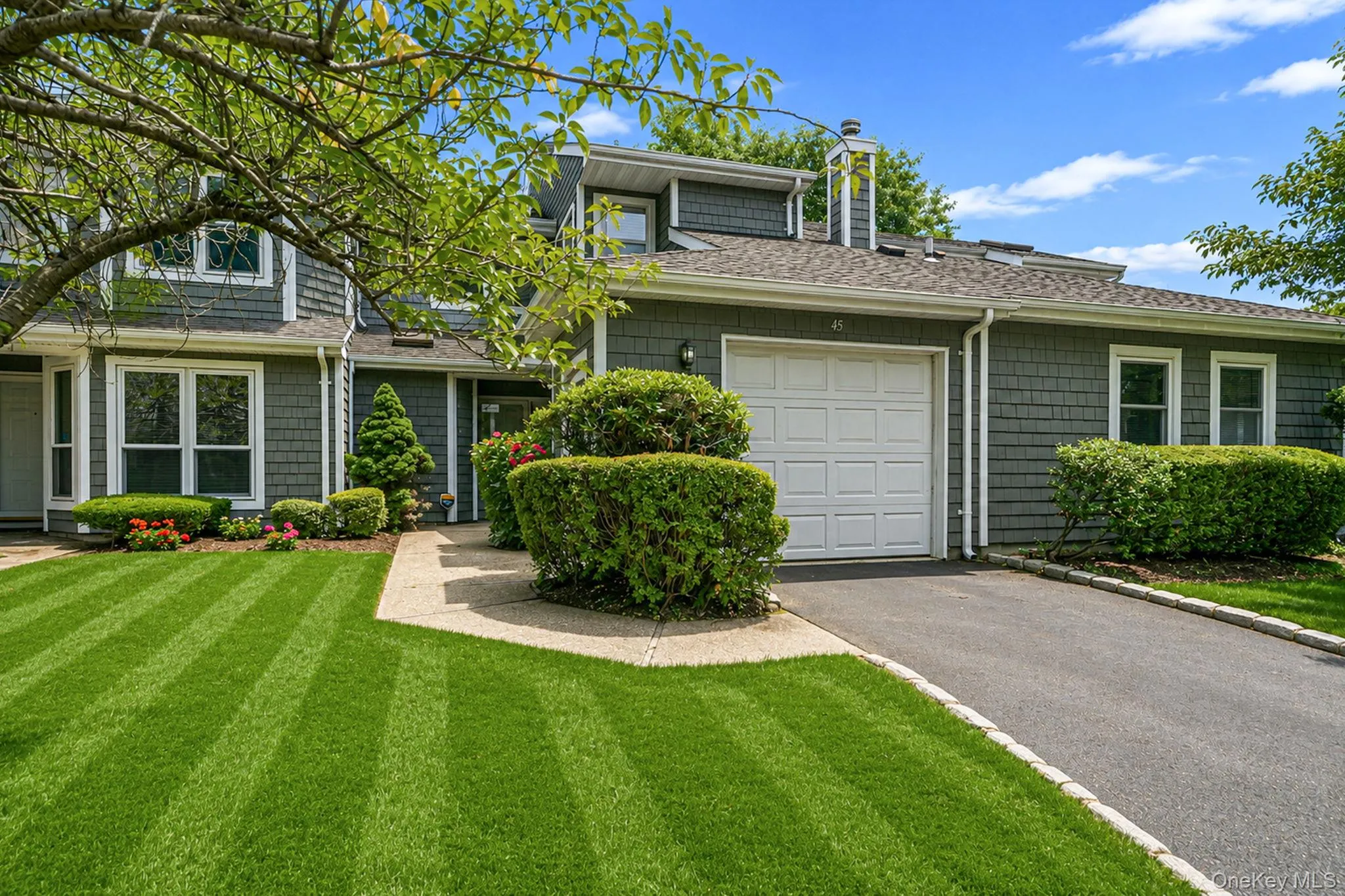 45 Madder Lake Circle, Smithtown, NY, 2 Bedrooms Bedrooms, 5 Rooms Rooms,2 BathroomsBathrooms,Residential,For Rent,Madder Lake,0,1027011 45 Madder Lake Circle, Smithtown, NY, 2 Bedrooms Bedrooms, 5 Rooms Rooms,2 BathroomsBathrooms,Residential,For Rent,Madder Lake,0,1027011