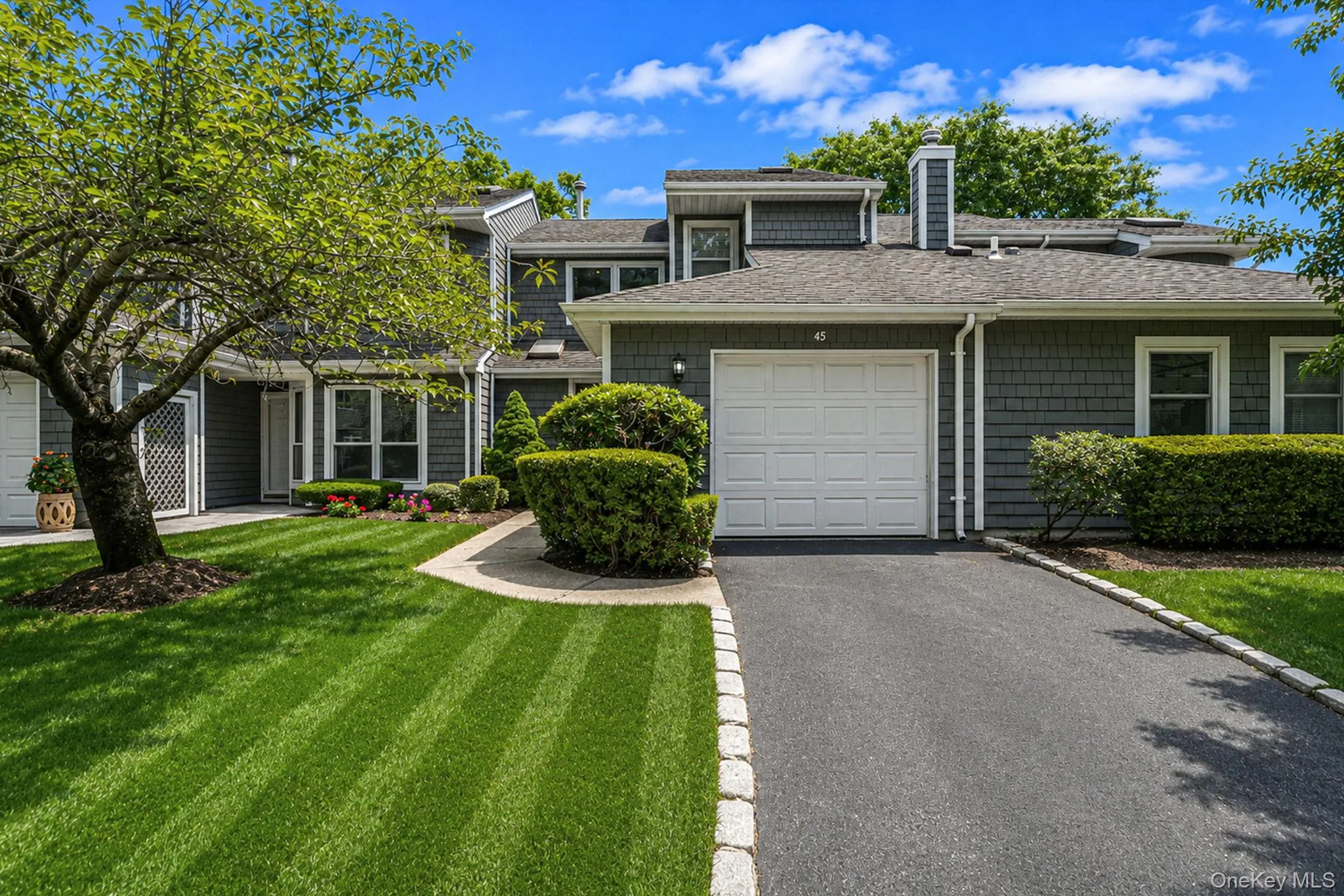 45 Madder Lake Circle, Smithtown, NY, 2 Bedrooms Bedrooms, 5 Rooms Rooms,2 BathroomsBathrooms,Residential,For Rent,Madder Lake,0,1027011 45 Madder Lake Circle, Smithtown, NY, 2 Bedrooms Bedrooms, 5 Rooms Rooms,2 BathroomsBathrooms,Residential,For Rent,Madder Lake,0,1027011