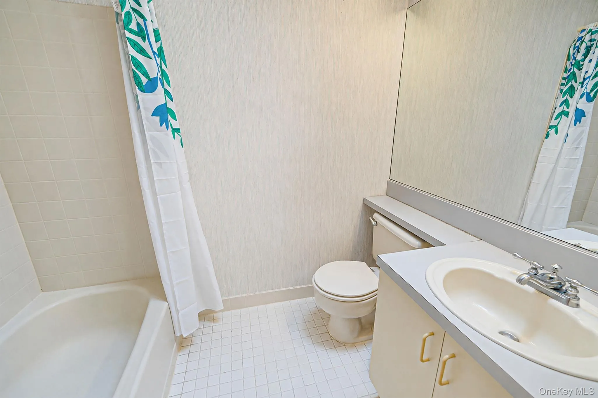 45 Madder Lake Circle, Smithtown, NY, 2 Bedrooms Bedrooms, 5 Rooms Rooms,2 BathroomsBathrooms,Residential,For Rent,Madder Lake,0,1027011 45 Madder Lake Circle, Smithtown, NY, 2 Bedrooms Bedrooms, 5 Rooms Rooms,2 BathroomsBathrooms,Residential,For Rent,Madder Lake,0,1027011