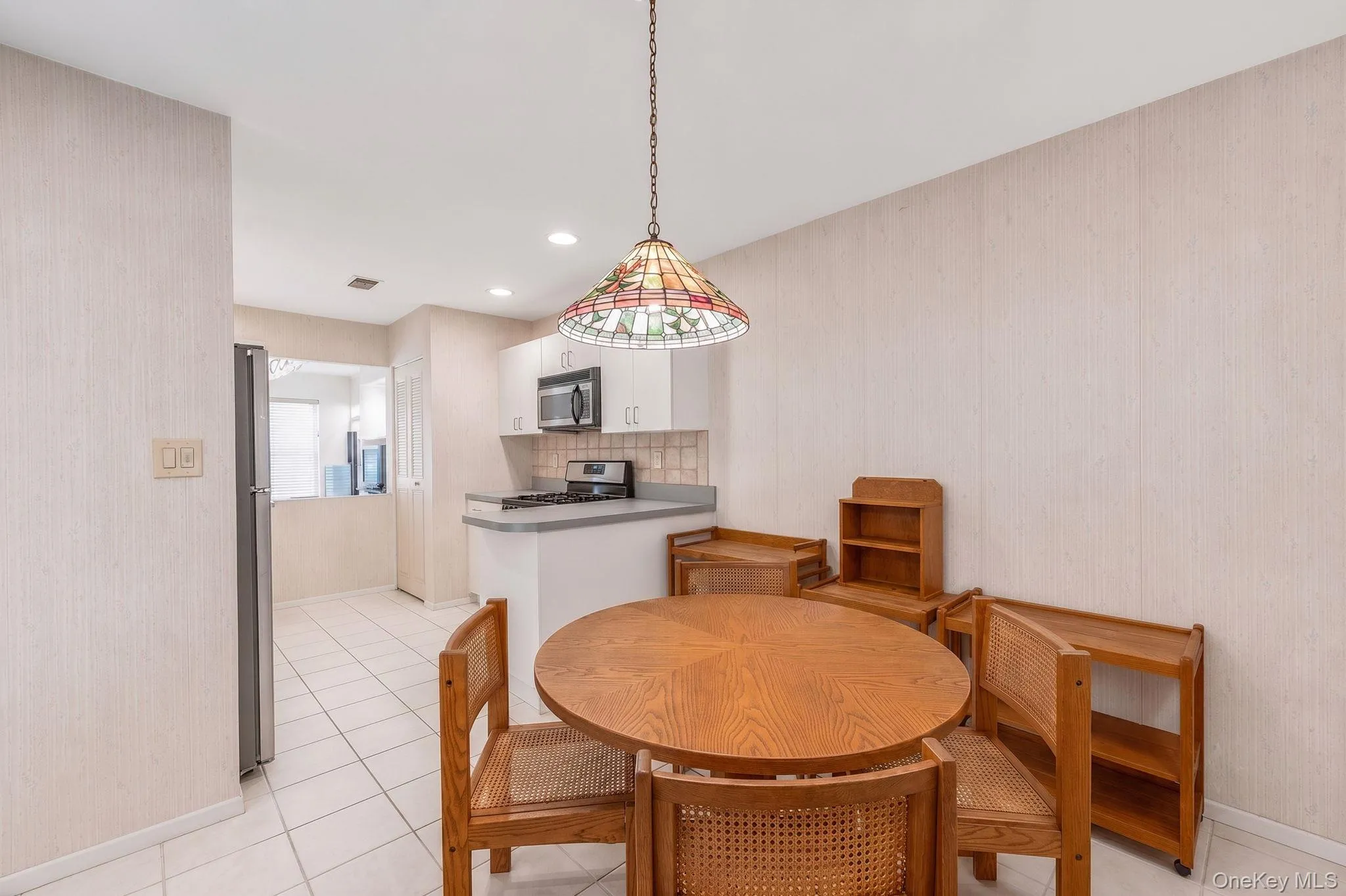 45 Madder Lake Circle, Smithtown, NY, 2 Bedrooms Bedrooms, 5 Rooms Rooms,2 BathroomsBathrooms,Residential,For Rent,Madder Lake,0,1027011 45 Madder Lake Circle, Smithtown, NY, 2 Bedrooms Bedrooms, 5 Rooms Rooms,2 BathroomsBathrooms,Residential,For Rent,Madder Lake,0,1027011