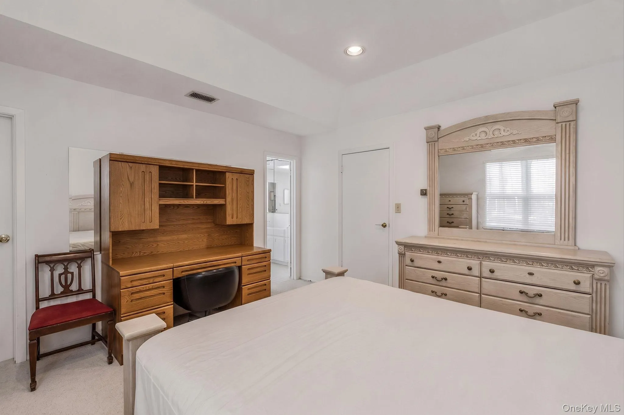 45 Madder Lake Circle, Smithtown, NY, 2 Bedrooms Bedrooms, 5 Rooms Rooms,2 BathroomsBathrooms,Residential,For Rent,Madder Lake,0,1027011 45 Madder Lake Circle, Smithtown, NY, 2 Bedrooms Bedrooms, 5 Rooms Rooms,2 BathroomsBathrooms,Residential,For Rent,Madder Lake,0,1027011