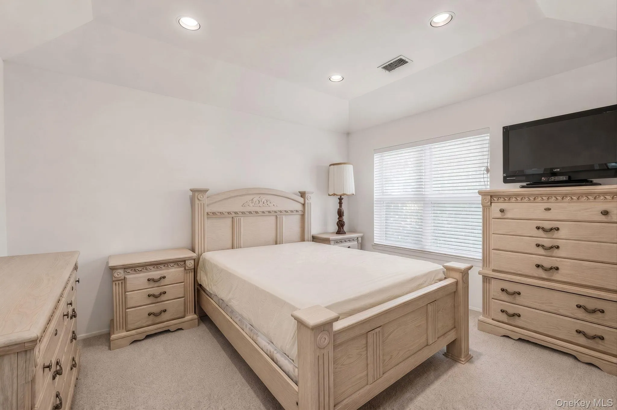 45 Madder Lake Circle, Smithtown, NY, 2 Bedrooms Bedrooms, 5 Rooms Rooms,2 BathroomsBathrooms,Residential,For Rent,Madder Lake,0,1027011 45 Madder Lake Circle, Smithtown, NY, 2 Bedrooms Bedrooms, 5 Rooms Rooms,2 BathroomsBathrooms,Residential,For Rent,Madder Lake,0,1027011